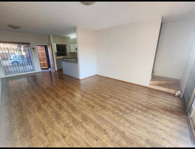 2 BEDROOM TOWNHOUSE FOR SALE IN PIERRE VAN RYNEVELD